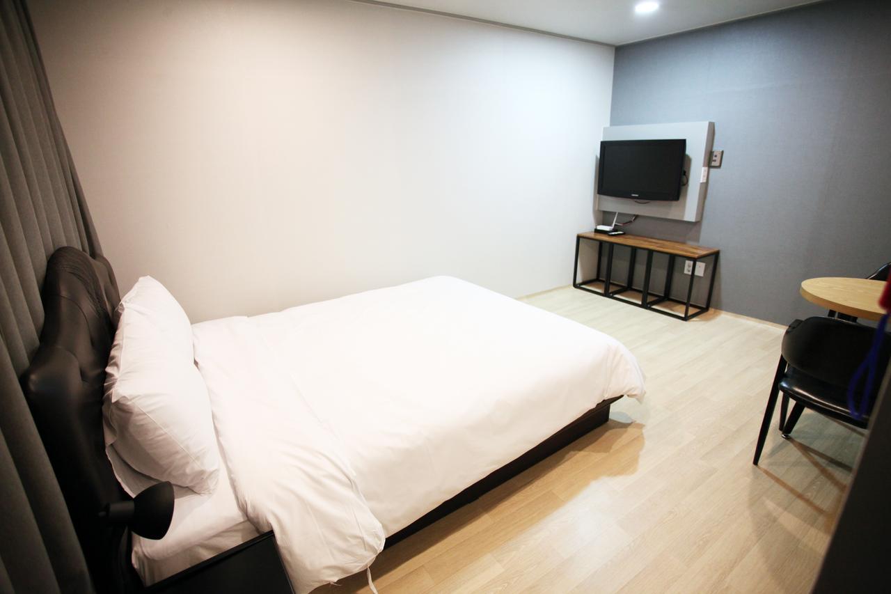 Hotel R Gangneung Habitación foto