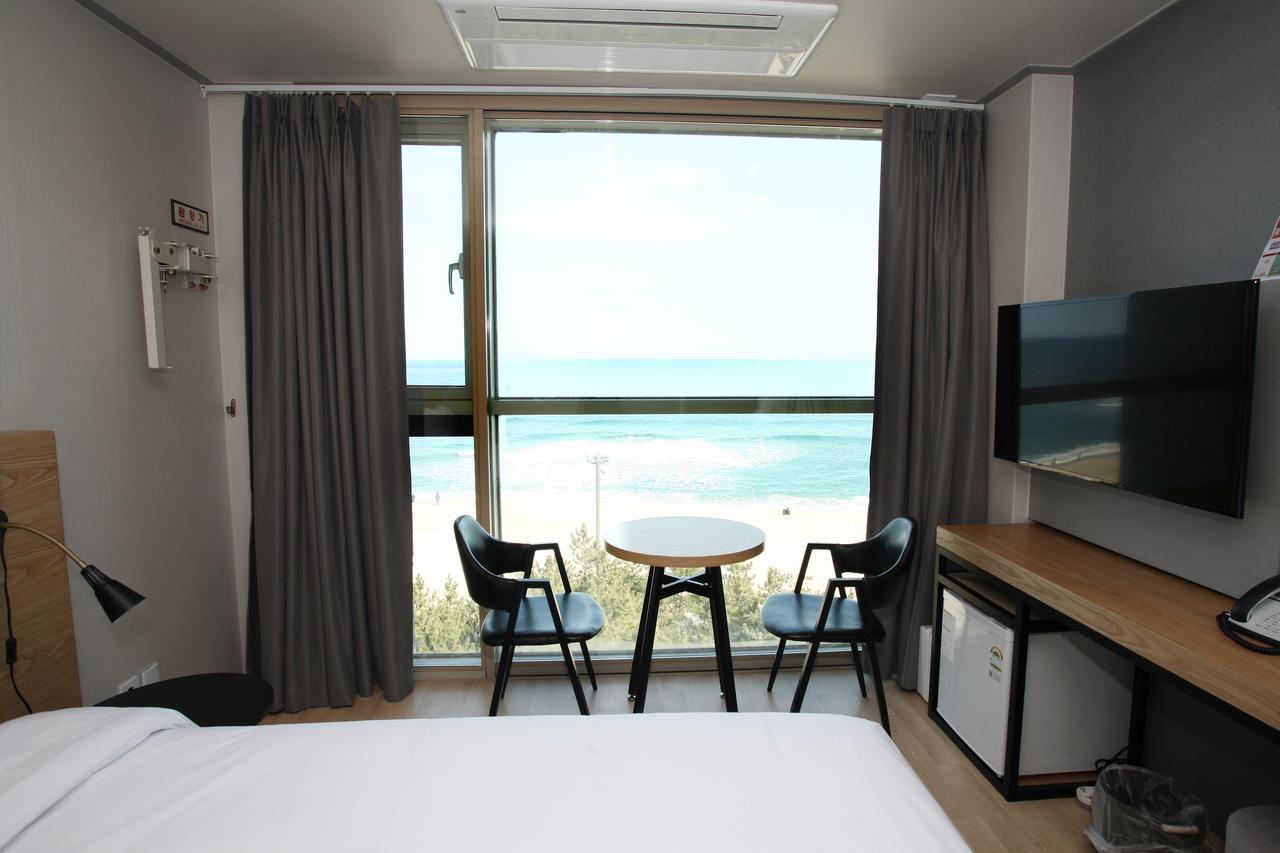 Hotel R Gangneung Habitación foto